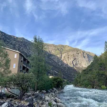 Yosemite View Lodge-3
