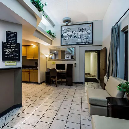 Super 8 By Wyndham Pueblo-3