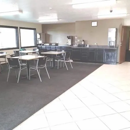 Economy Inn Seymour-3
