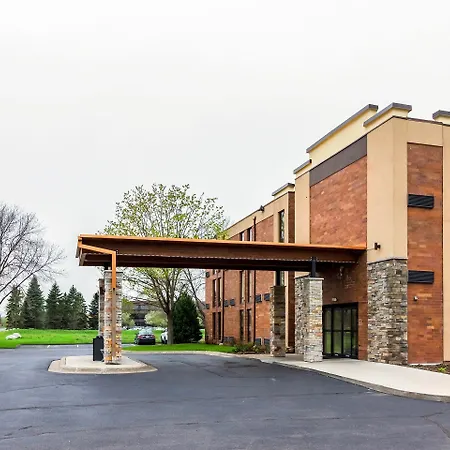 Quality Inn & Suites Arden Hills - Saint Paul North-2