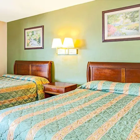 Knights Inn South Hackensasck-2