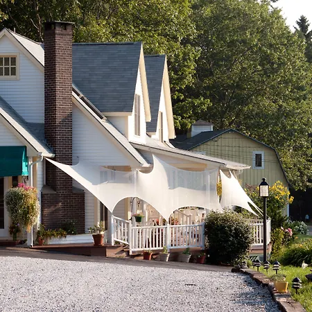 Mount Battie Inn-3