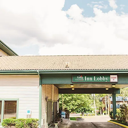 Lavissh Inn And Suites-3