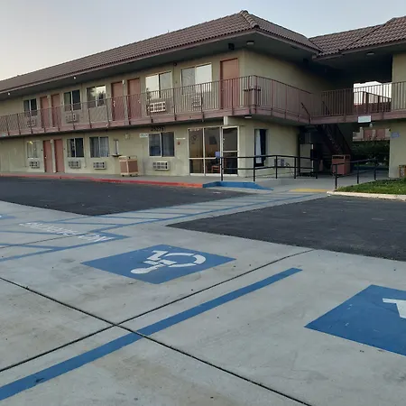 Baymont By Wyndham Coalinga-2