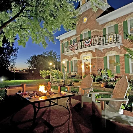 Cloran Mansion Bed & Breakfast-3