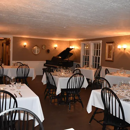 The Lincoln Inn & Restaurant At The Covered Bridge-3