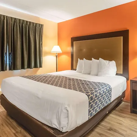 Econo Lodge Inn & Suites Windsor Locks Bradley Airport-2