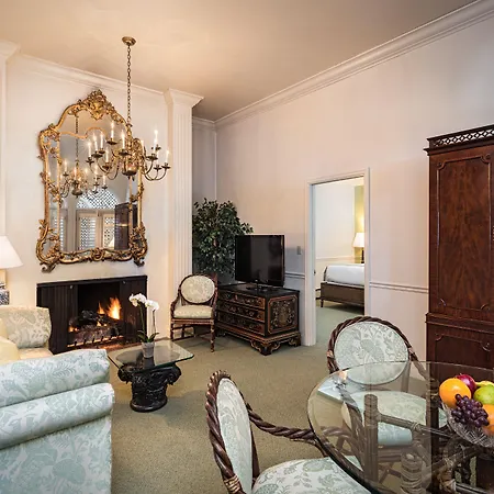 Pine Inn - Carmel-3