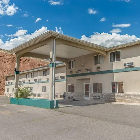 Quality Inn & Suites Salina National Forest Area-3