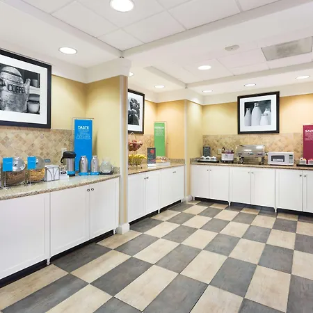 Hampton Inn Moss Point-2