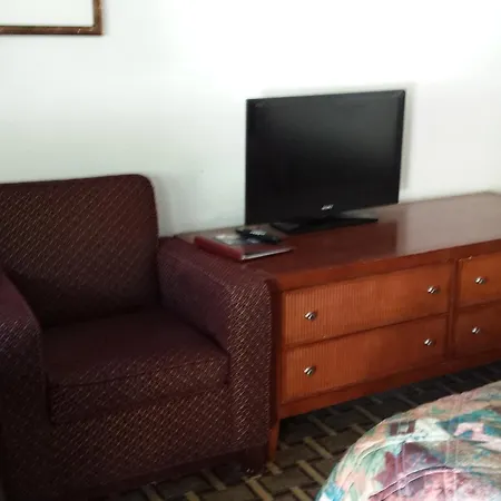 Executive Inn & Suites-3