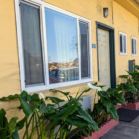 Deluxe Inn-3