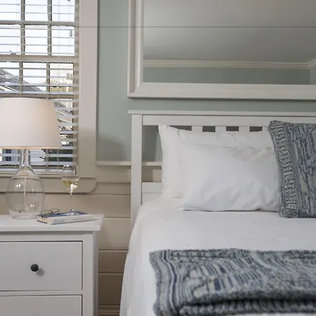 Chatham Seafarer Inn-3