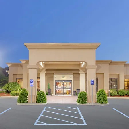 Hampton Inn Auburn-3