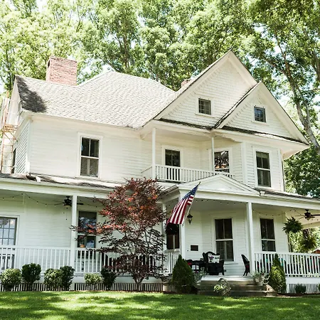 Oak Hill On Love Lane Bed And Breakfast Inn-3