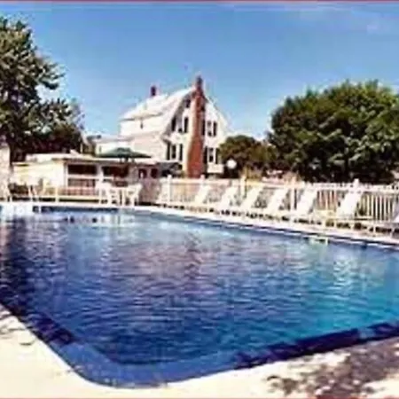 The Tallwood Motel-3