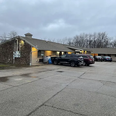 Economy Inn & Suites-3