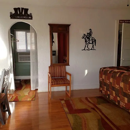 Deluxe Inn-2