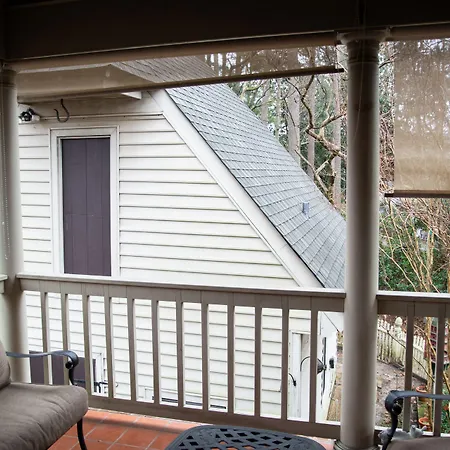 Williamsburg Sampler B & B-3