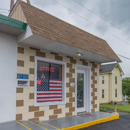 Budget Inn Christiansburg-3
