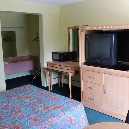 Travelers Inn Gainesville-3
