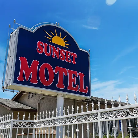 Sunset Motel-2