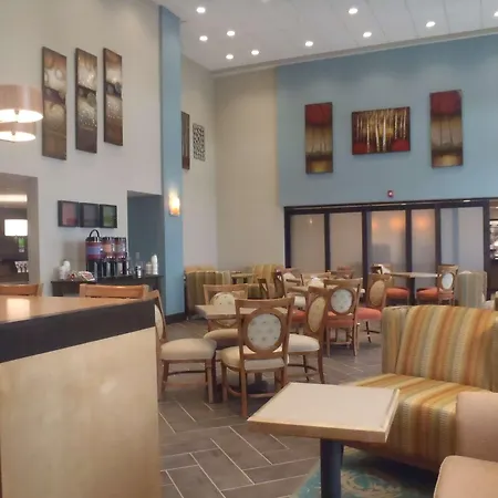Hampton Inn & Suites Wiggins-2