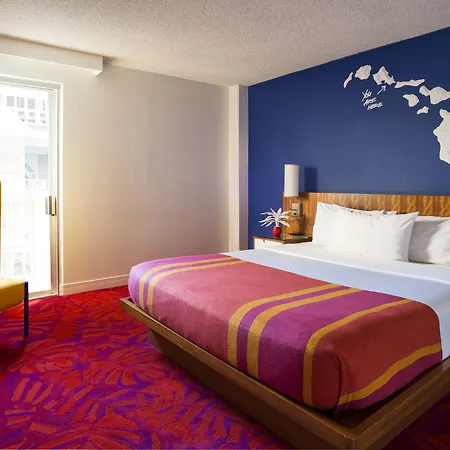 Shoreline Hotel Waikiki-3