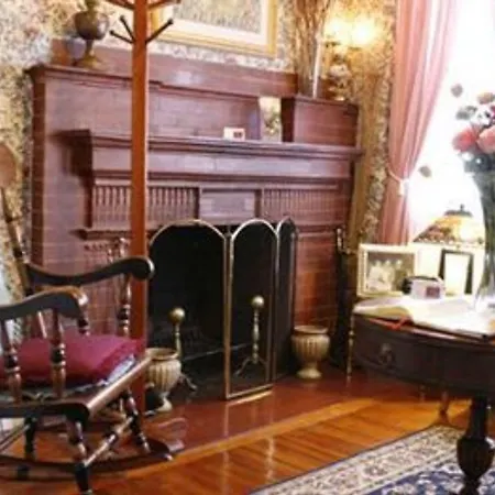 The Coolidge Corner Guest House: A Brookline Bed And Breakfast-2