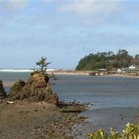 Salmonberry Inn & Beach House-2