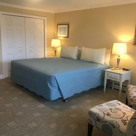 Chatham Highlander Village Inn-3