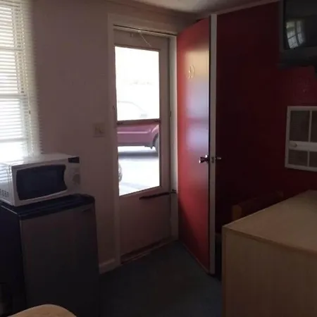 Fels Three Crown Motel-2