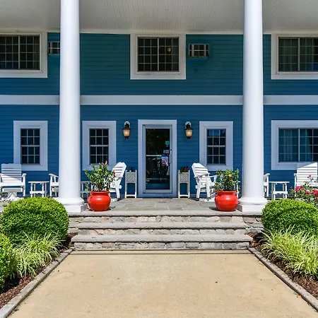 Commander Beach House Hotel-3