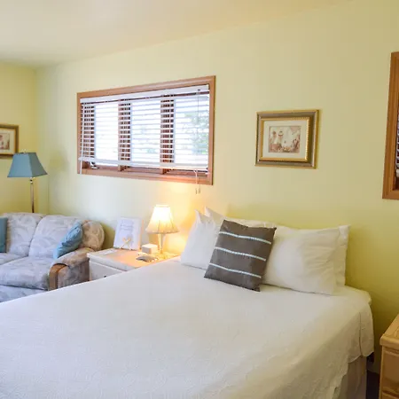 Sea Treasures Inn-2