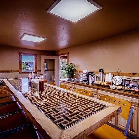Stone Lizard Lodge-3