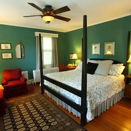 Brown Street Inn Bed And Breakfast-3