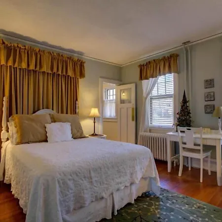 Brown Street Inn Bed And Breakfast-2