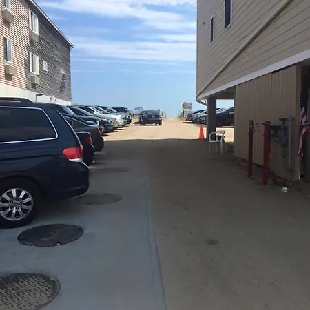 Misquamicut Beach Front Inn-3