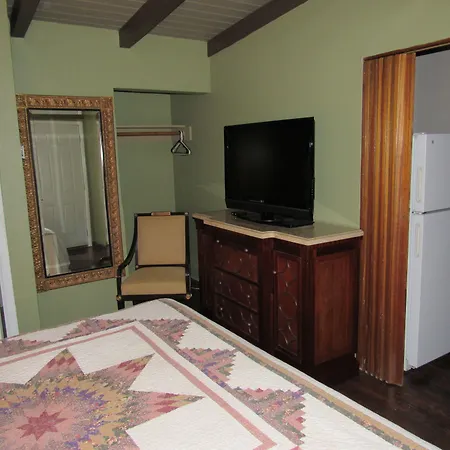 Emerald Bay Lodge-2