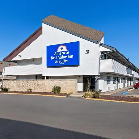 Americas Best Value Inn Kansas City East - Independence-2