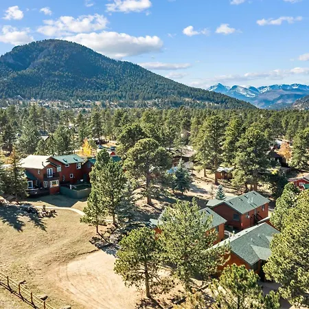 Mountain Shadows Cabins-3