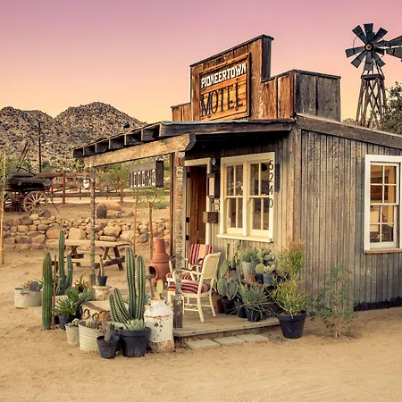 Pioneertown Motel-2