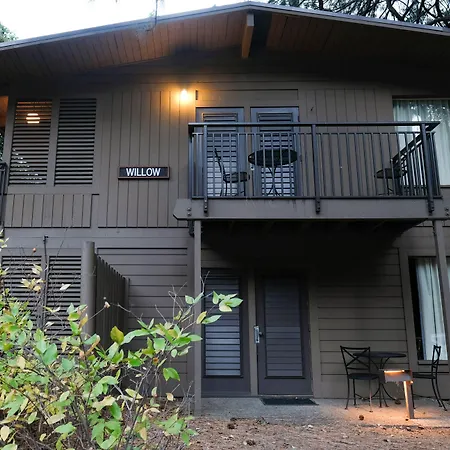 Yosemite Valley Lodge-3