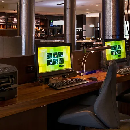 Courtyard By Marriott Somerset-3