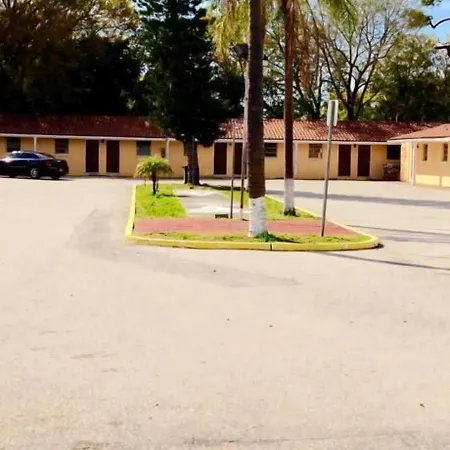 Cadillac Motel-2