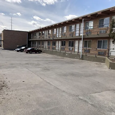 Town Motel-2