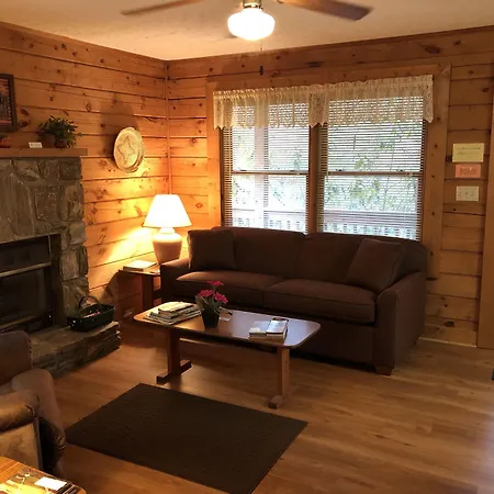 Misty Creek Log Cabins-3