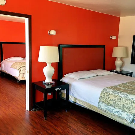 Norwalk Inn & Suites-2