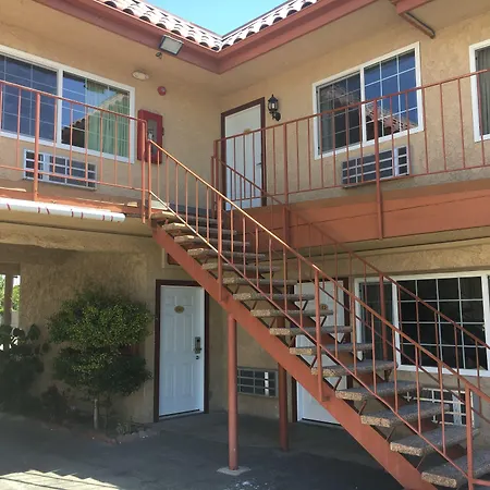 Norwalk Inn & Suites-3