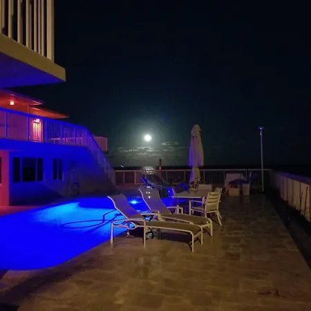 Le Cabanon Motel-3